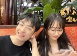 娱乐吃瓜酱情侣官宣,甜蜜瞬间引网友热议”